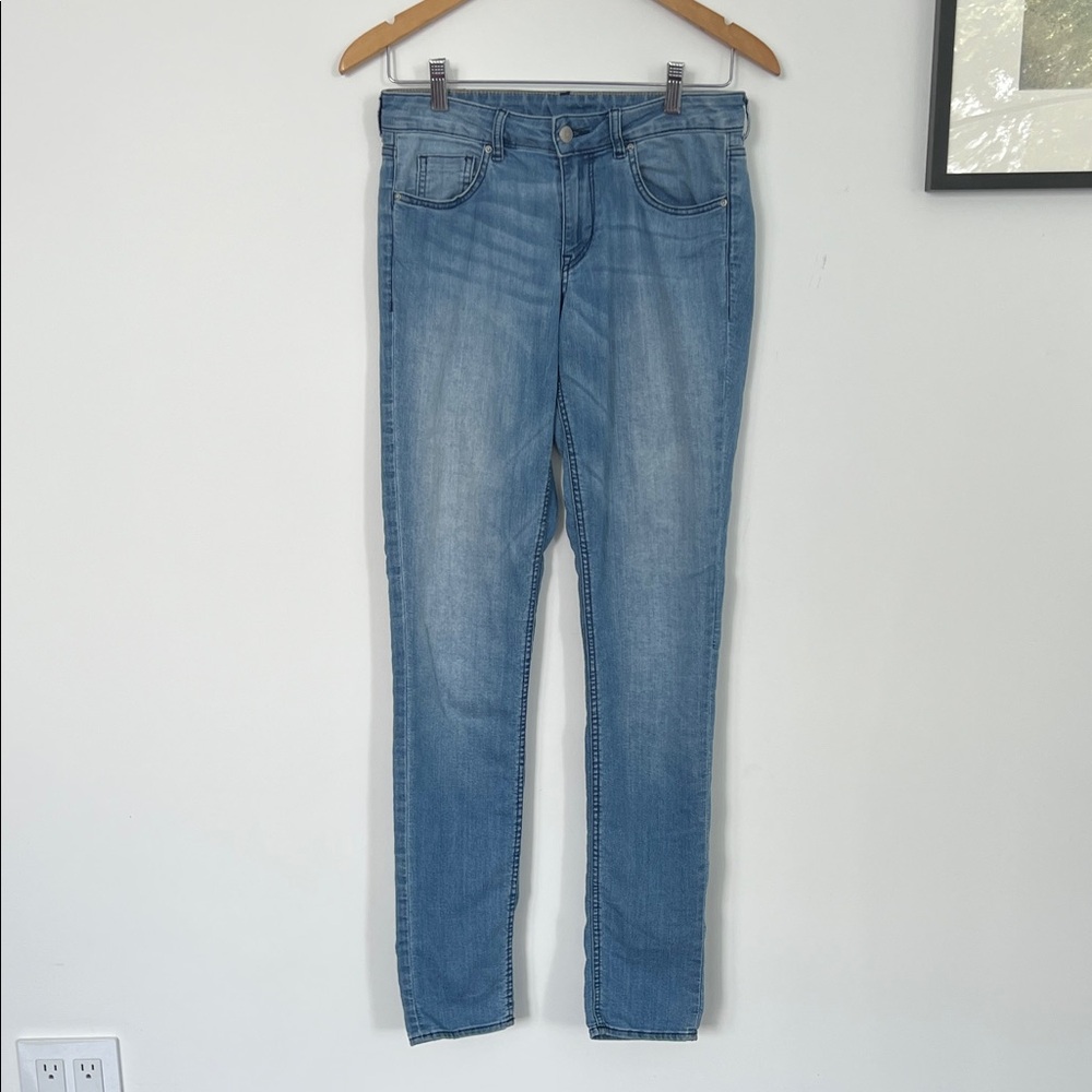 H&M Divided Red Concept Medium Blue Skinny Jeans Size 8